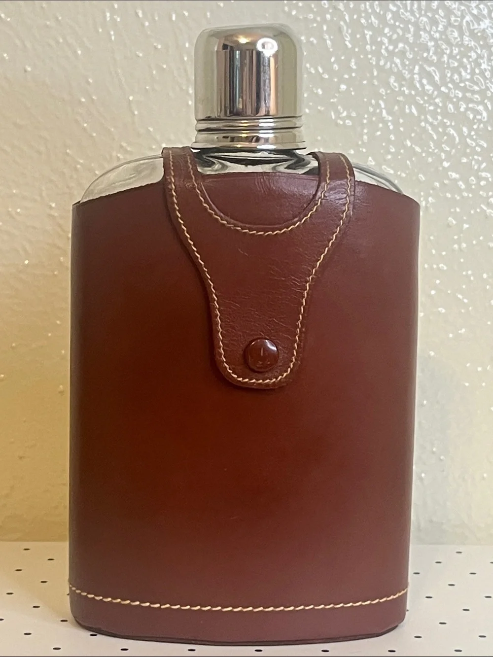 Vintage Flask & Leather Case With Shot Cap Cover and Lid. Brown.